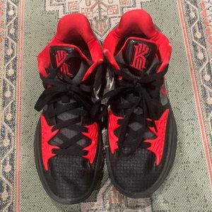 Boys Kyrie Irving shoes size 7.5